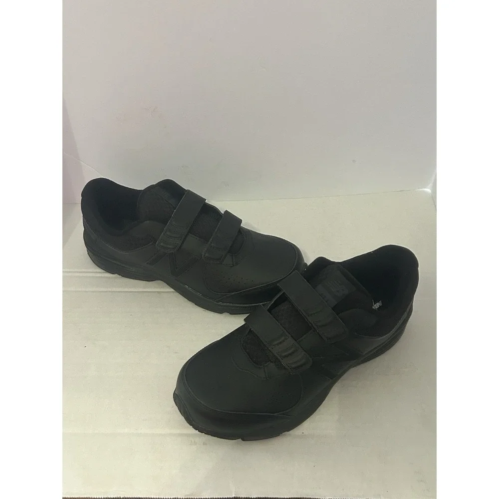 New Balance 411 V2 Sneakers Mens Size 8.5 (4E) Black Leather Comfort Shoes J44 - Picture 1 of 5